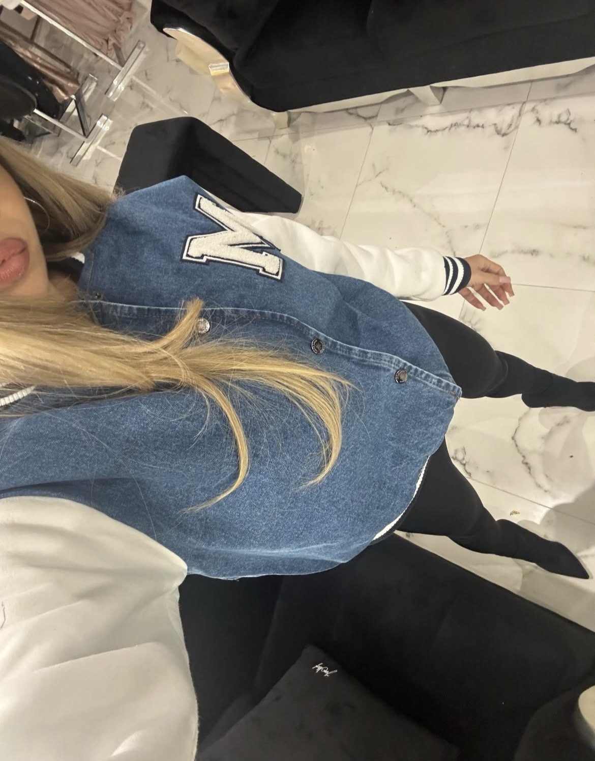 Bomberka, kurtka jeans z białym onesize