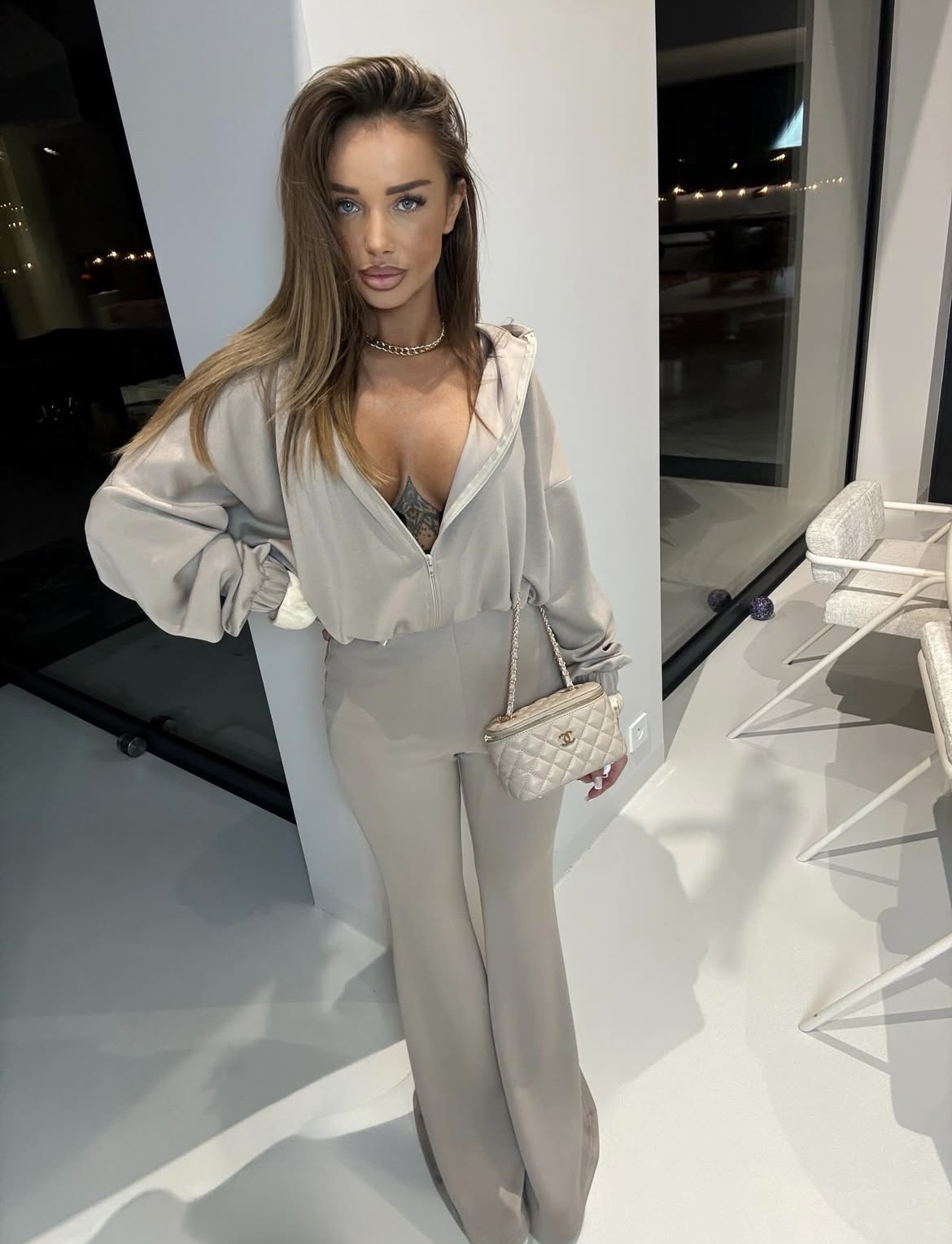 Komplet beż spodnie dzwony i bluza na zamek onesize