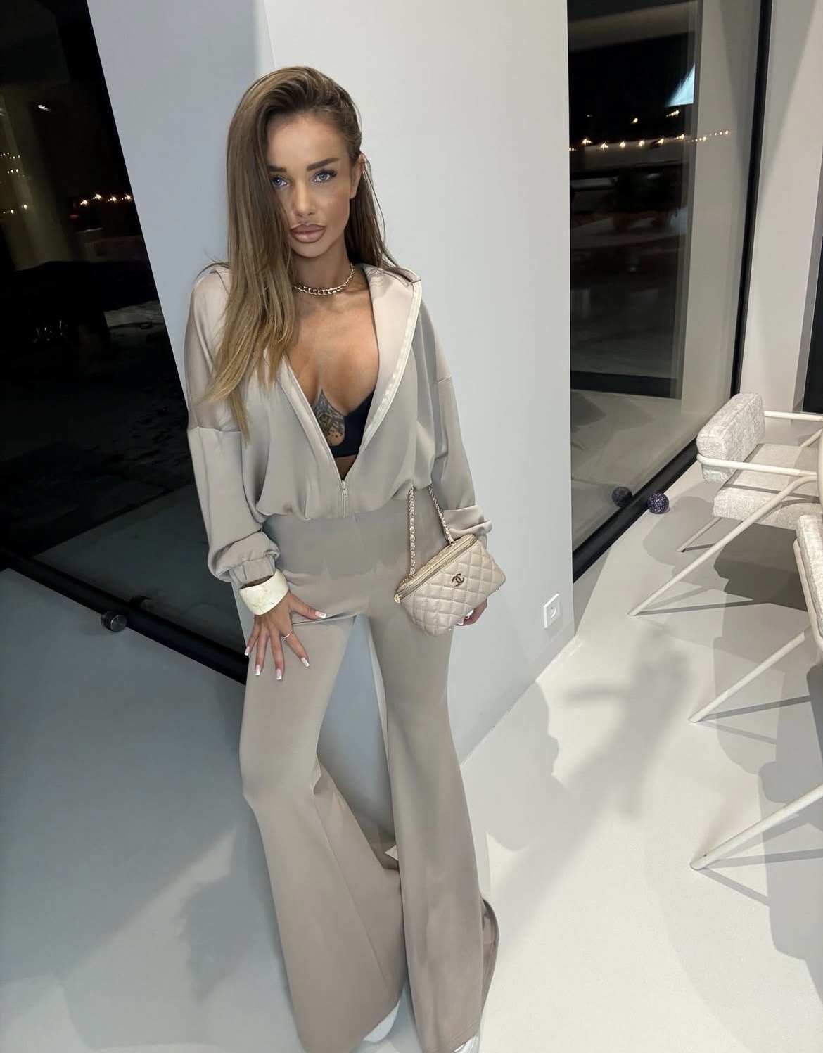 Komplet beż spodnie dzwony i bluza na zamek onesize